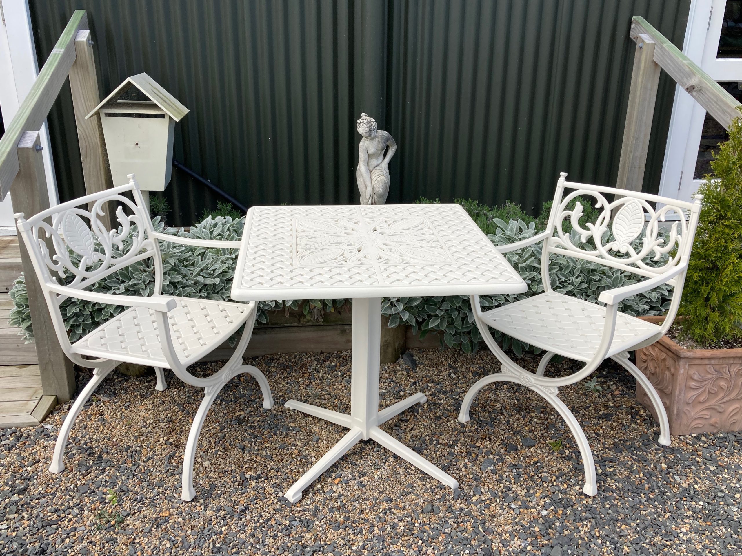 Artemis 750 pedestal table - Image 5